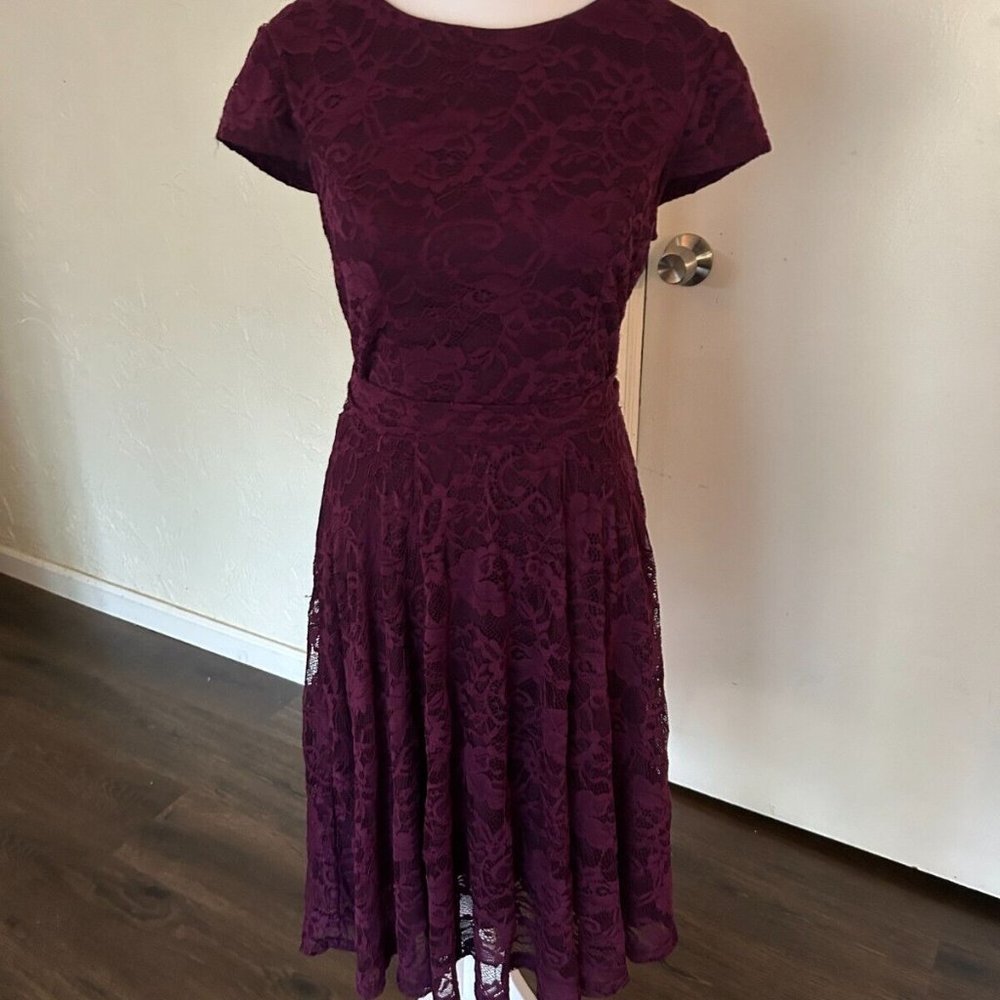 MUADRESS Women Cap-Sleeve Lace Floral Elegant Crew Neck Dress Plum Size Medium